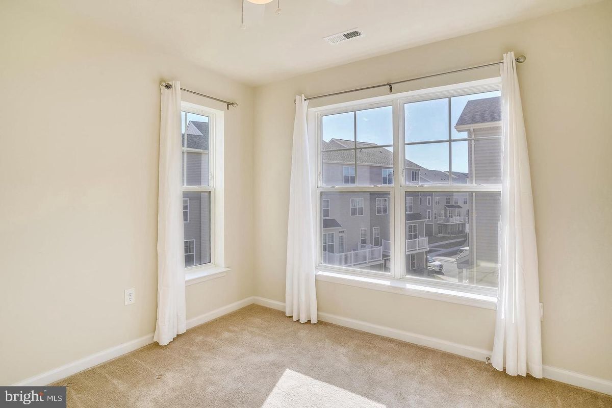 Building Photo - 6163 Margarita Way
