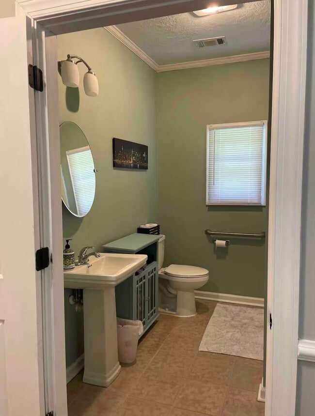 Building Photo - Charming 1 Bedroom Cottage Near Augusta & Fort Gordon