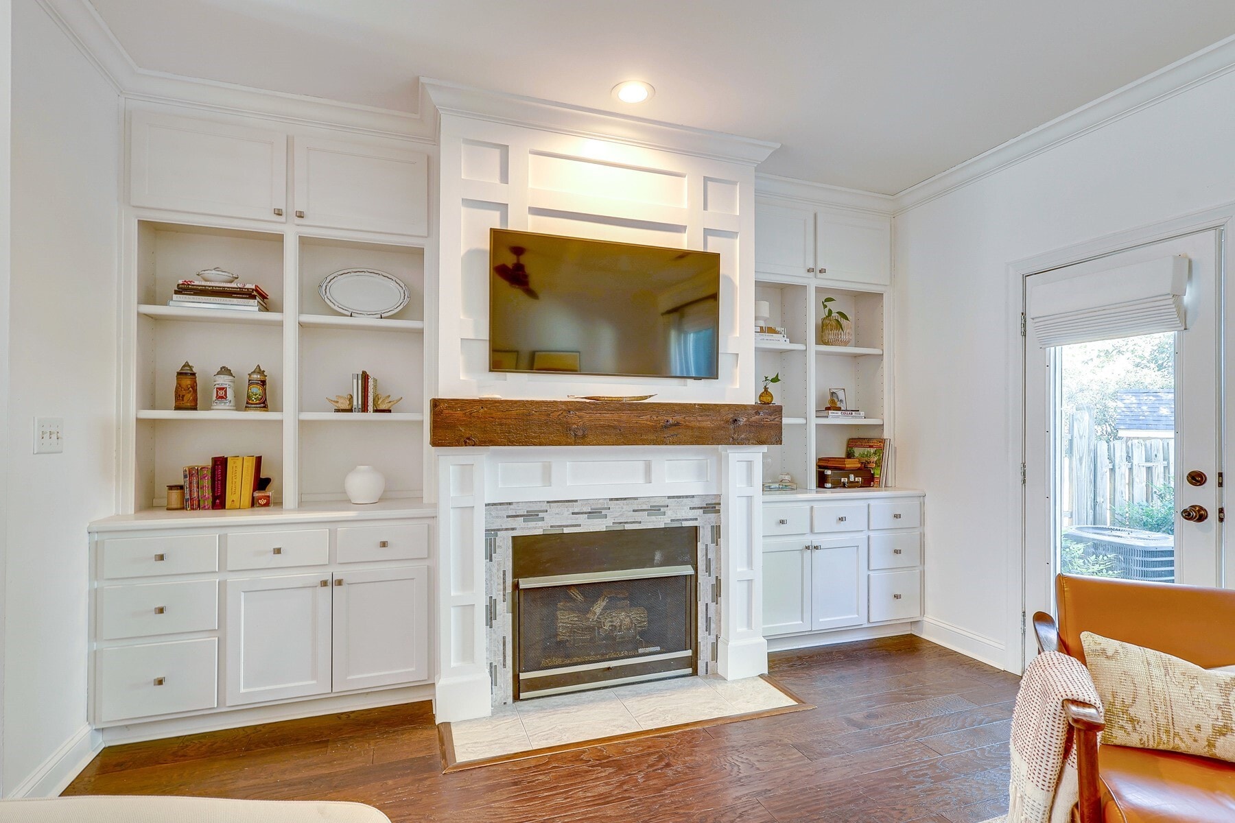 Living Room Built-In's - 2664 Dilworth Heights Ln