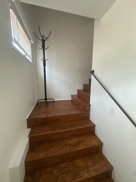 Stairway - 27 Mill St