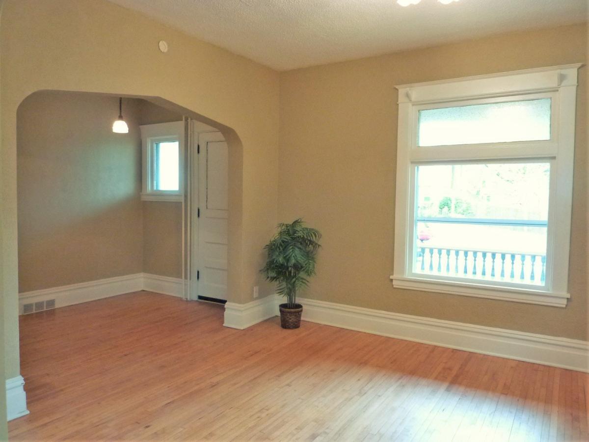 Building Photo - 738 Magnolia Ave E