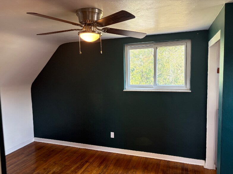 Building Photo - 1405 Belasco Ave