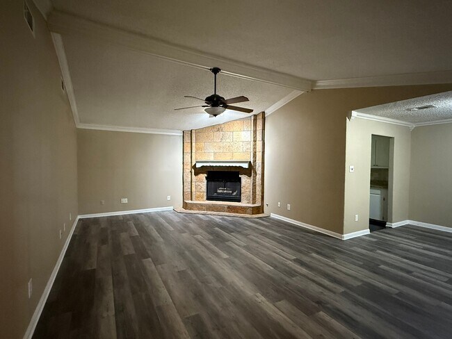 Building Photo - 12539 F Bar Dr