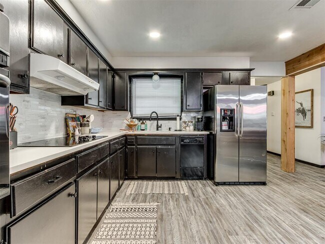 Building Photo - 2140 SE 44th St