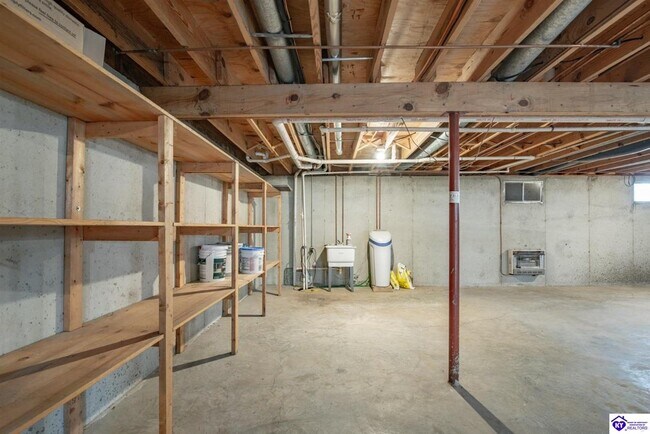 Building Photo - 697 St Andrews Rd