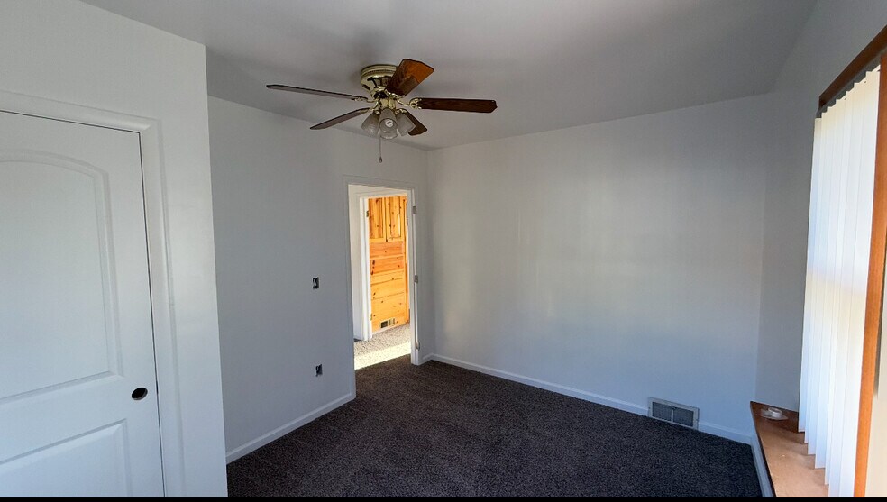Building Photo - 871 N 700 E