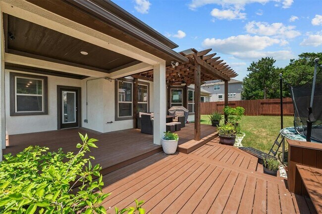Building Photo - 15613 Cabrillo Way