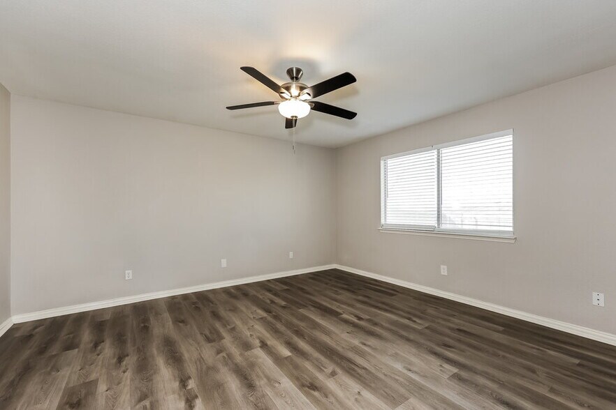 Building Photo - 6417 Longmont Trail