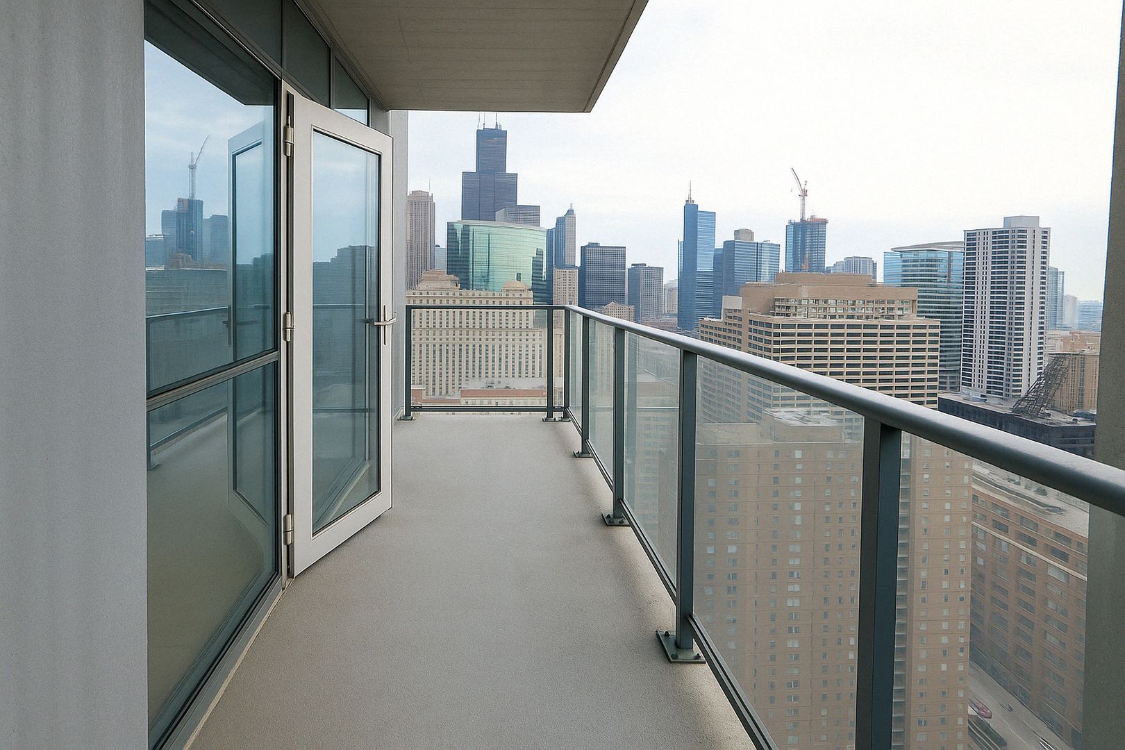 Building Photo - 2100 N Lincoln Park W