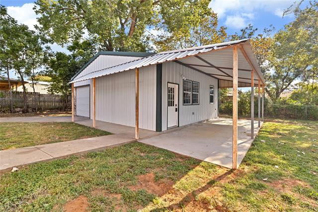 Building Photo - 211 Woodlawn Dr