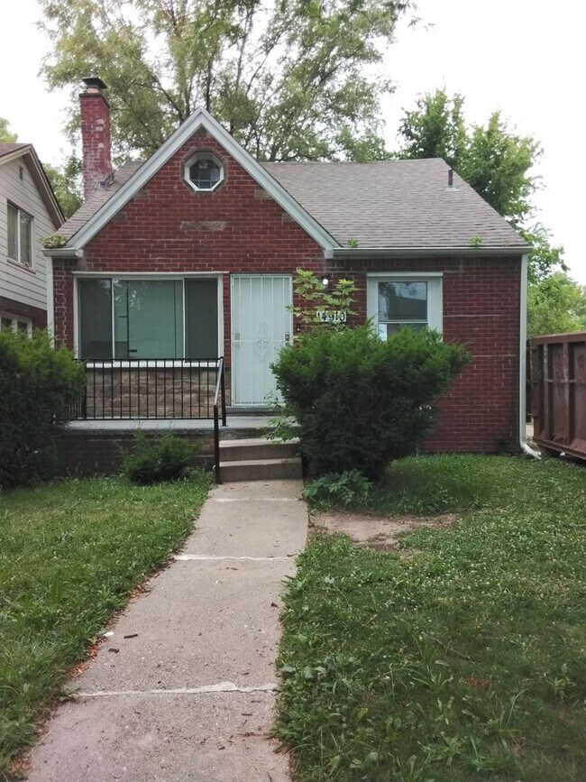 Building Photo - Fully Renovated 3-Bedroom Home – Move-In R...