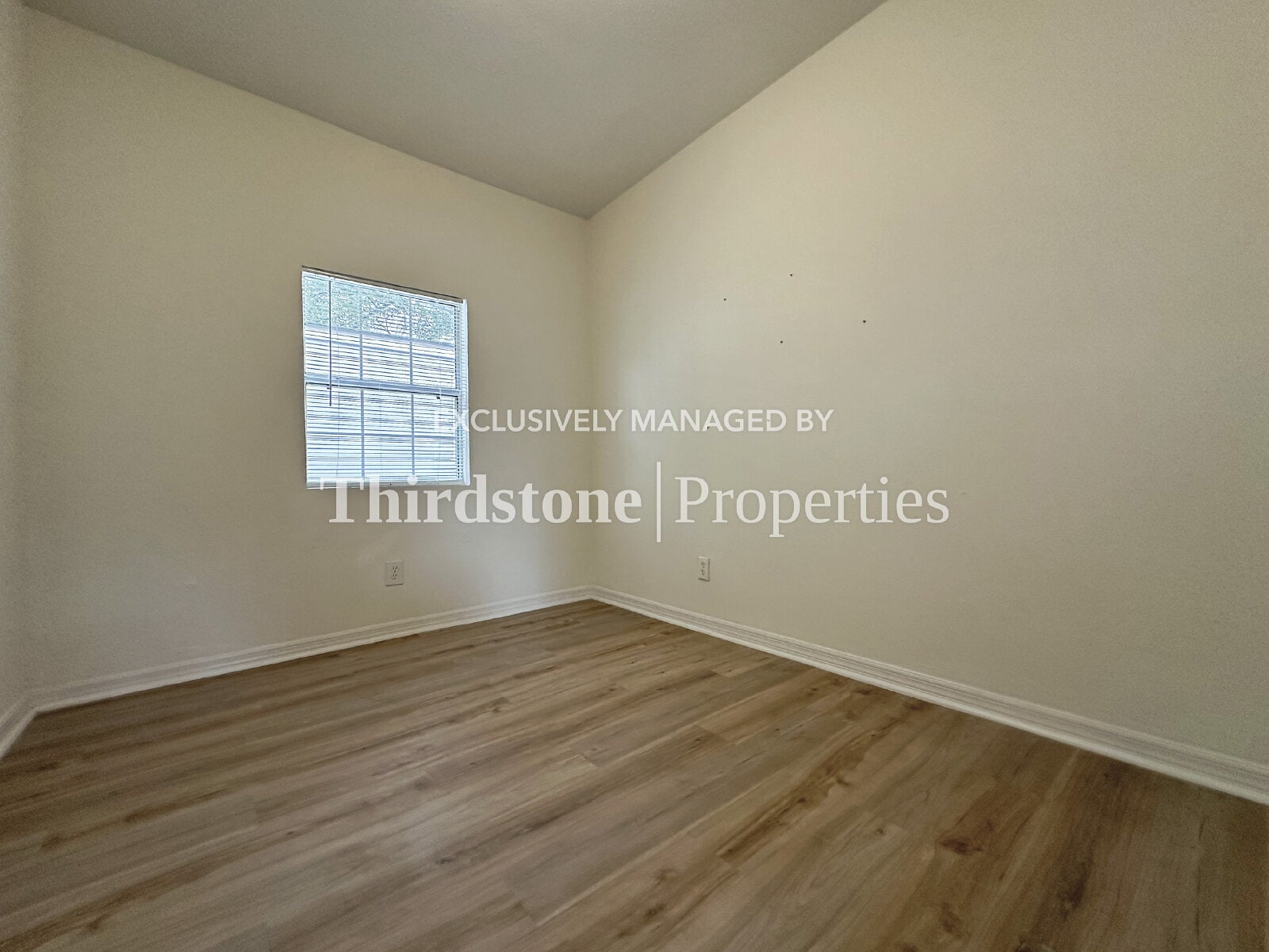 Building Photo - 672 Chestnut St