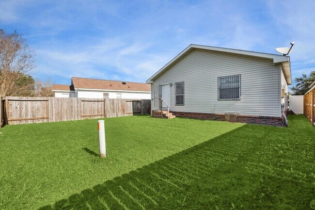 Building Photo - 10126 Summerberry Ln