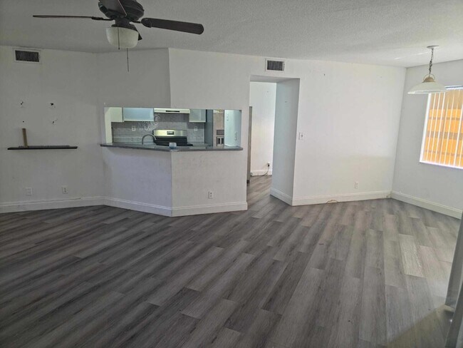 Building Photo - 8953 W Sunrise Blvd