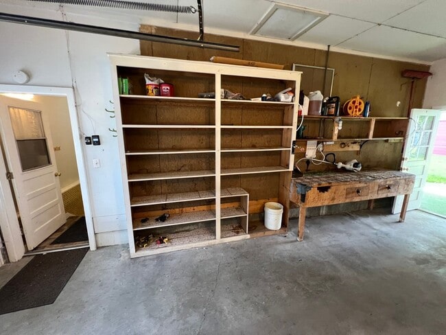 Building Photo - 429 E Pine St