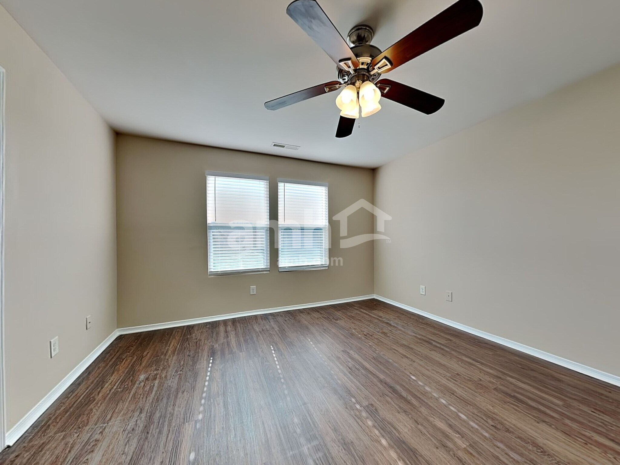 Building Photo - 423 Kerriann Ln