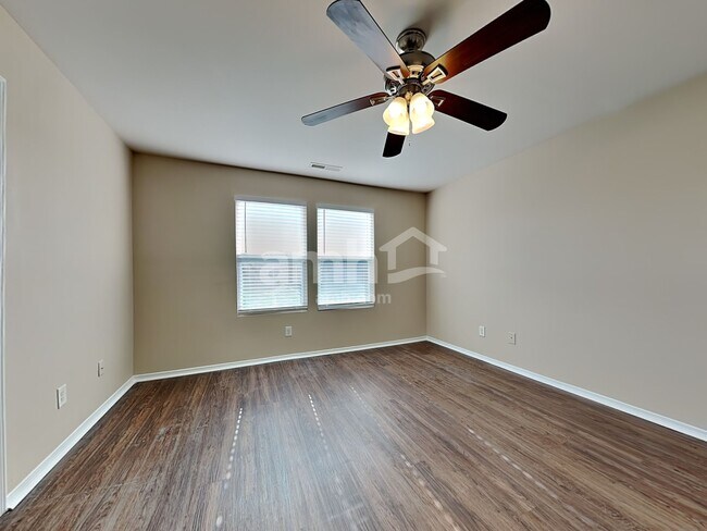 Building Photo - 423 Kerriann Ln