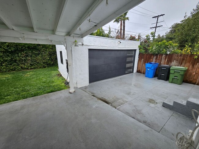 Building Photo - Newly Remodeled 4 bedroom 2 bath