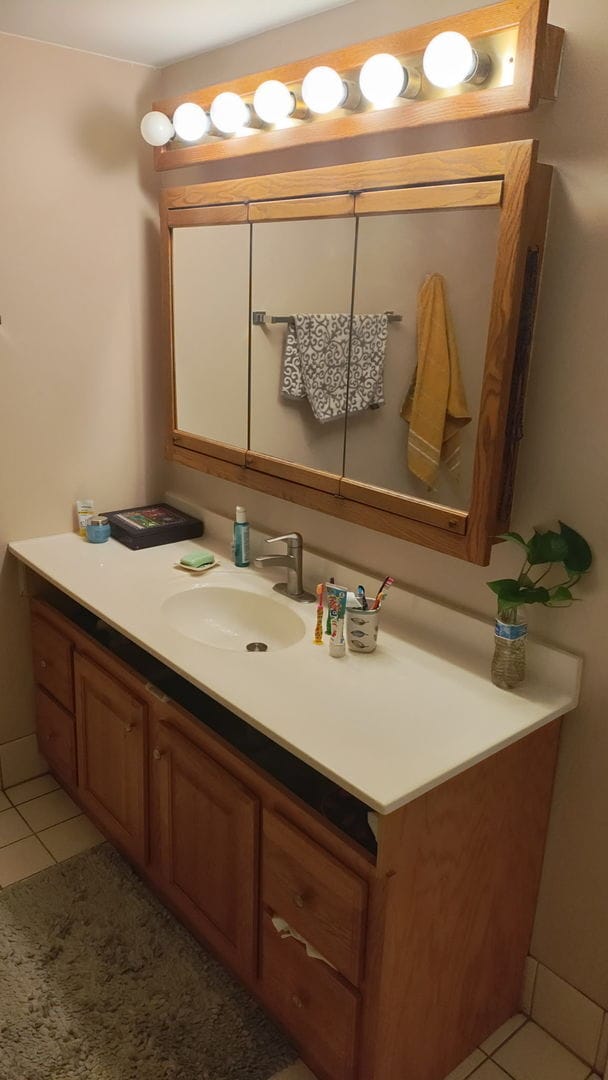 Building Photo - 238 E Bailey Rd