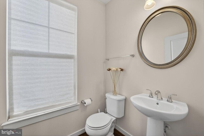 Building Photo - 5303 Greenwich Cir