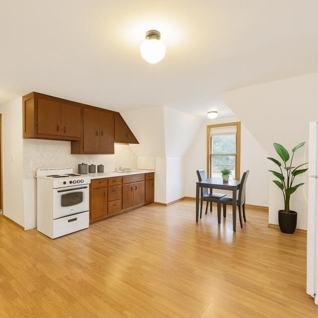 Building Photo - 97 W 30TH St