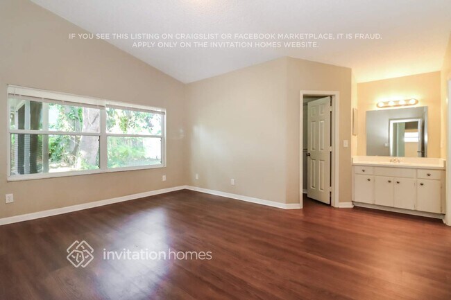 Building Photo - 2391 Eastwood Dr