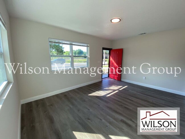 Building Photo - 1904 SW Rd