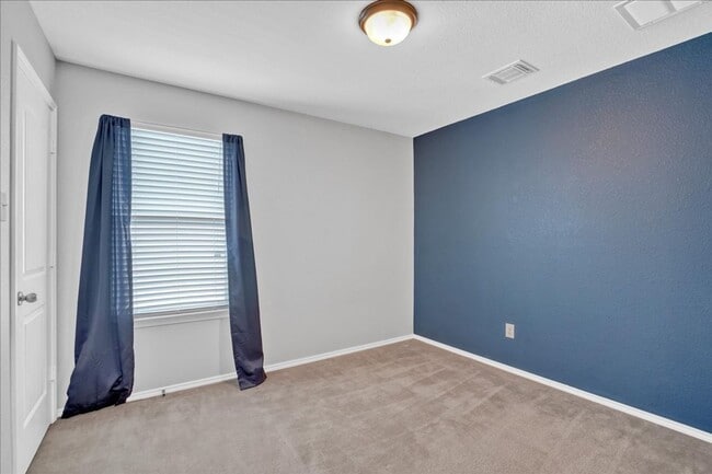 Building Photo - 1705 Uhland Dr