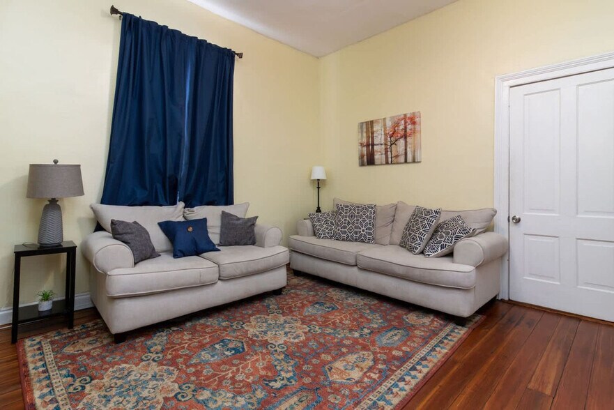 Building Photo - 737 3rd Ave