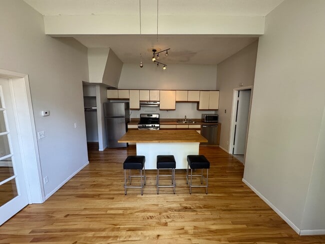 Primary Photo - 450 Dayton Ave