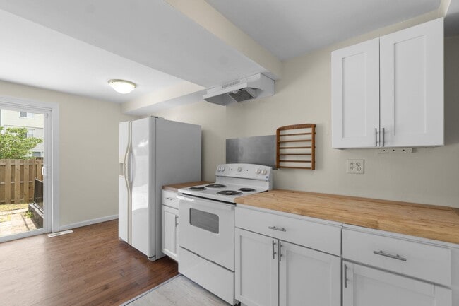 Building Photo - 10289 Daystar Ct