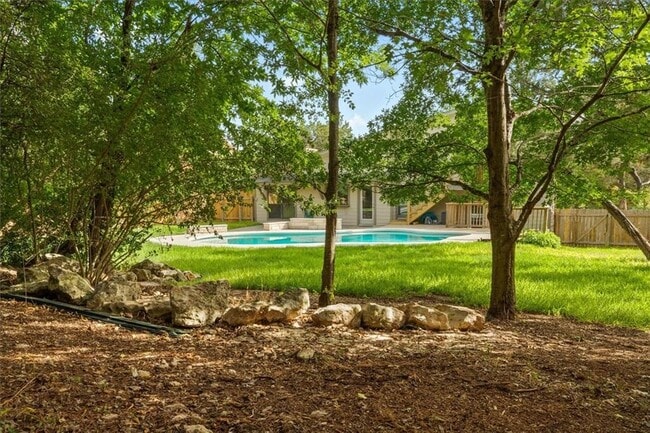 Building Photo - 6100 Danwood Dr
