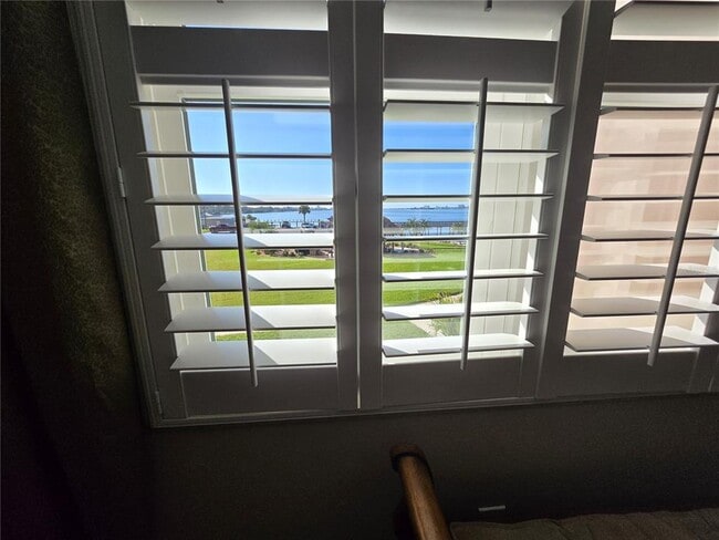 Building Photo - 634 Edgewater Dr