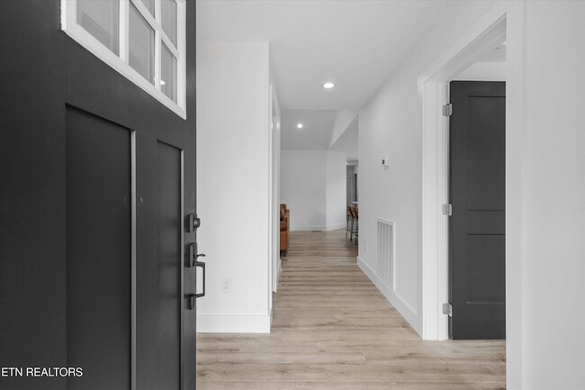 Building Photo - 4131 Porter Ave