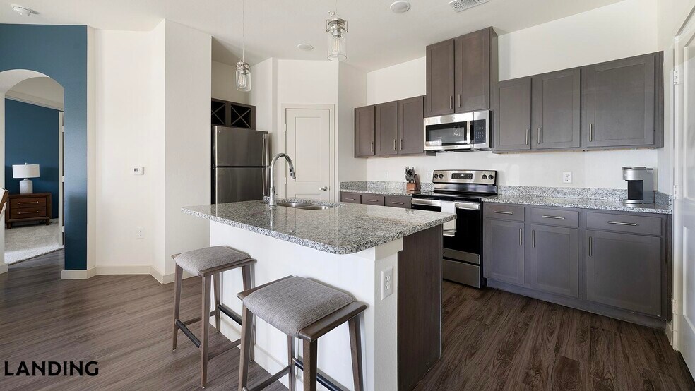 Building Photo - 2825 Main St