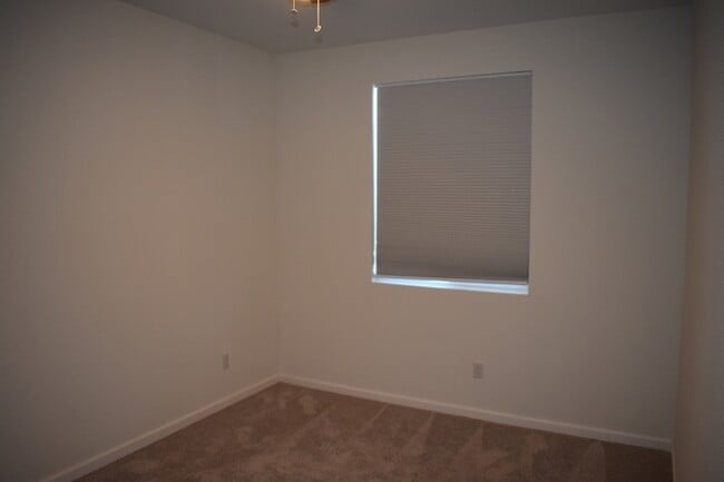Building Photo - 3591 Sunstone Ct