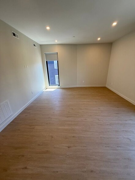 Building Photo - 24 8th St