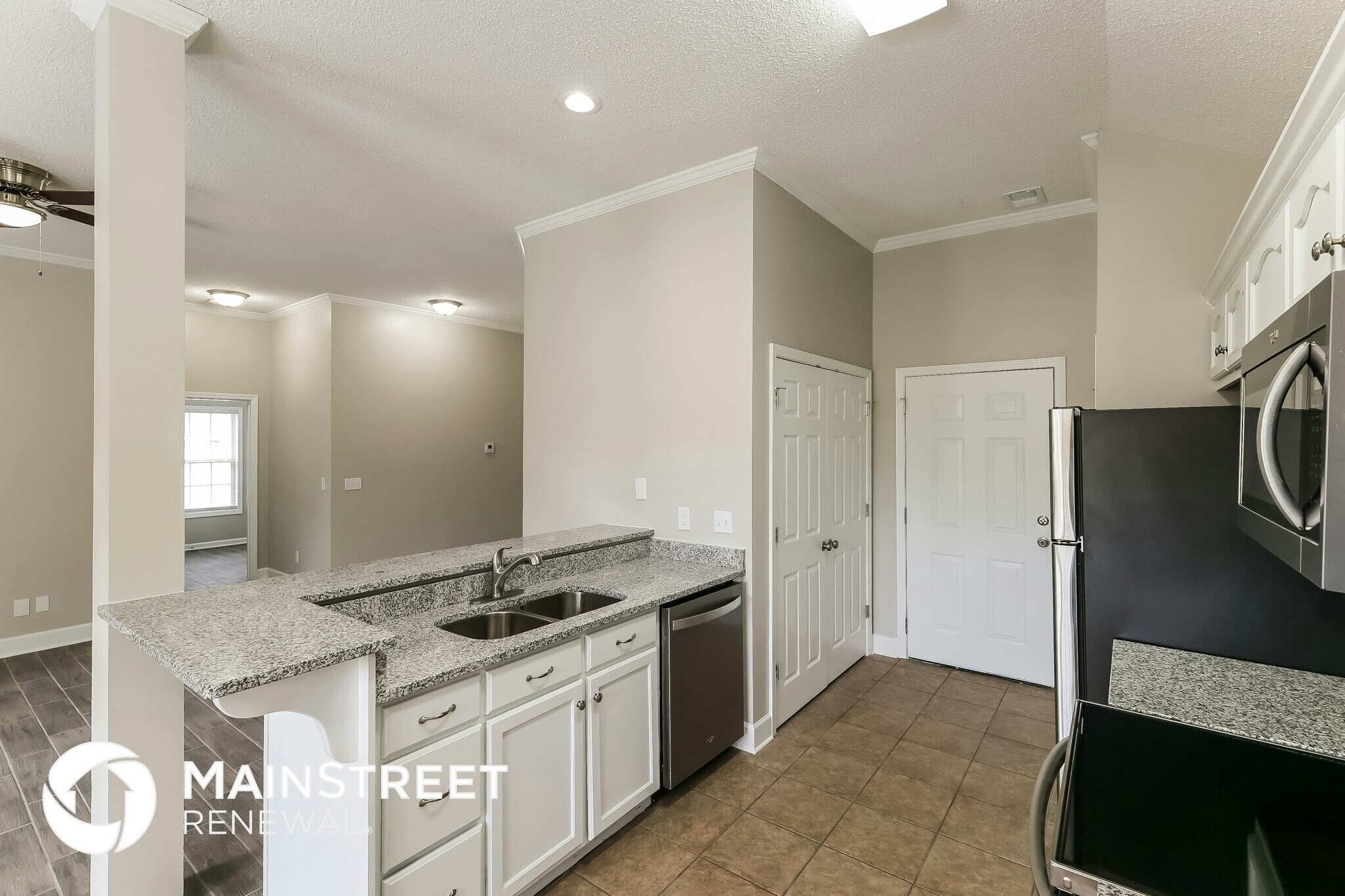 Building Photo - 13923 Highland Pointe Dr