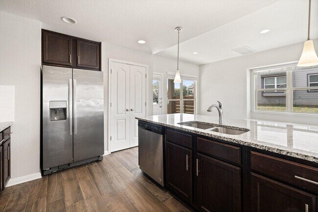 Building Photo - 719 Coconut Grove St