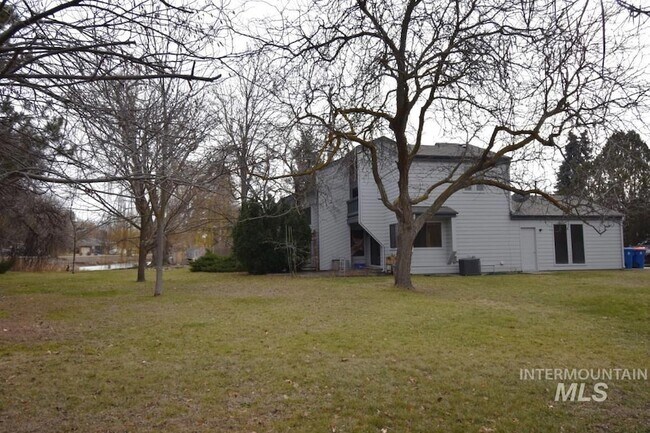 Building Photo - 7344 Modoc St