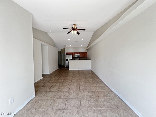 Building Photo - 111 SE 2nd Ave