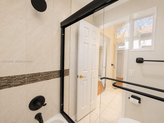 Building Photo - 854 San Remo Dr