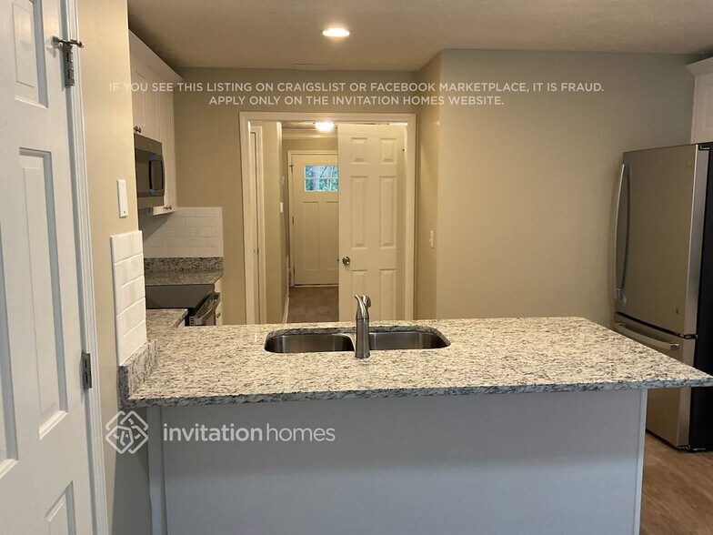Building Photo - 2849 Meadow Dr