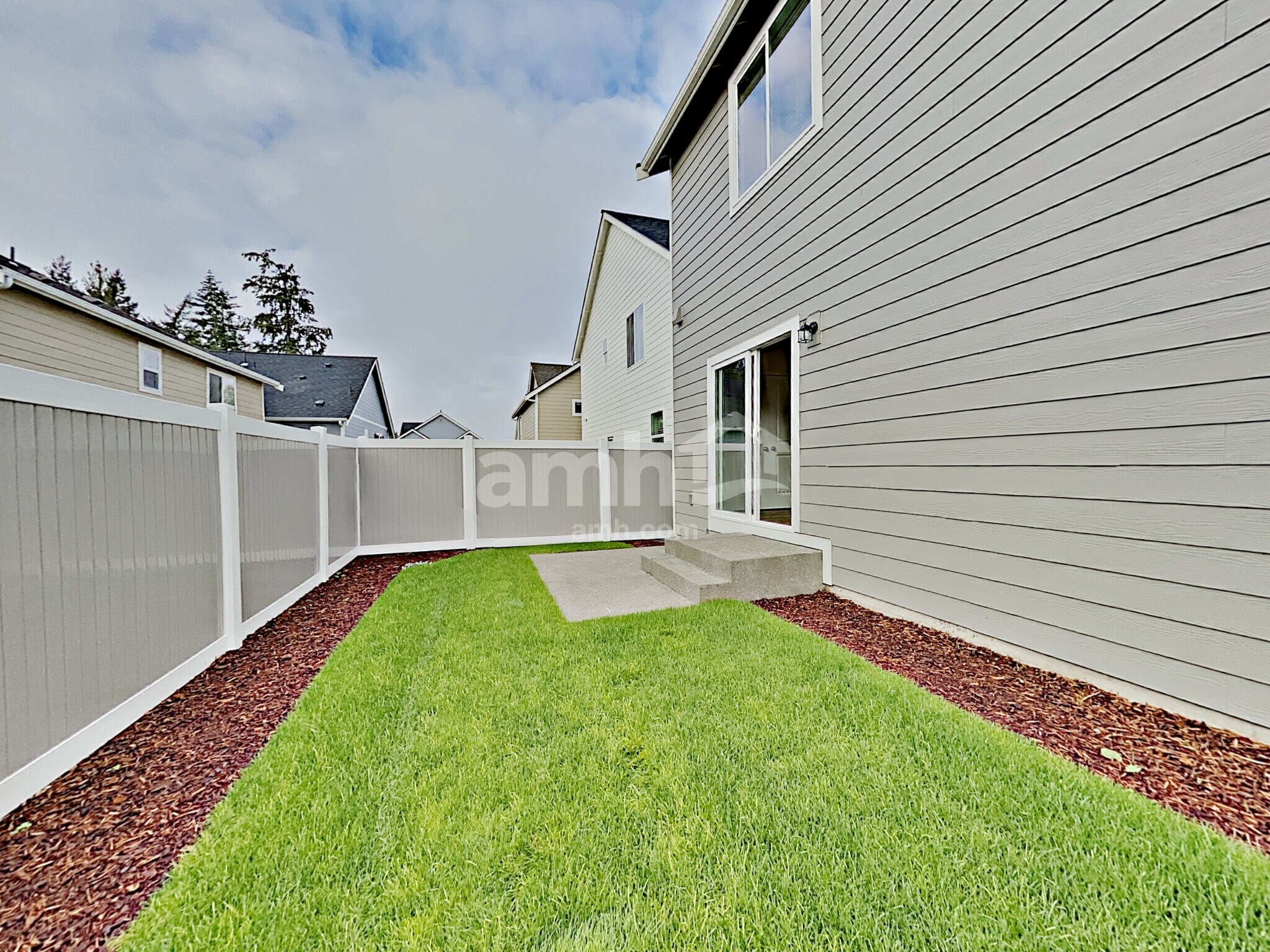 Building Photo - 10618 137th St E