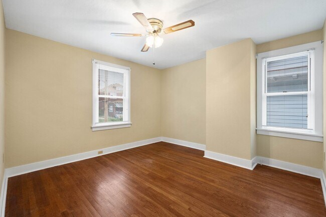 Building Photo - MOVE IN TODAY! Don't miss this FULLY RENOV...