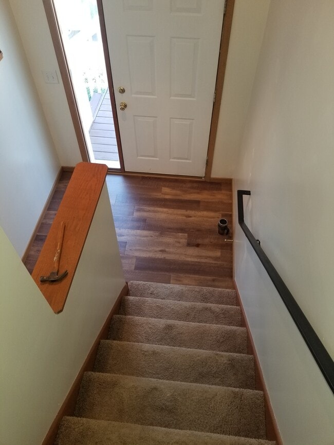 entry way - 8705 Glasgow Ln