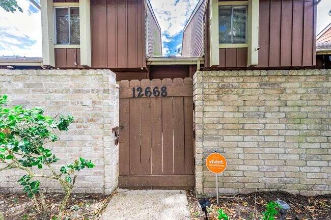 Building Photo - 12668 Newbrook Dr