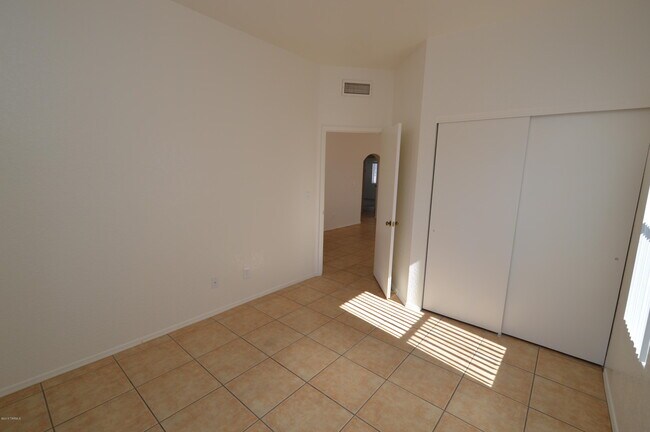 Building Photo - 10421 E Windstorm Dr