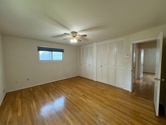 Building Photo - Spacious 4 Bed 3 Bath Home With Fully Fenc...
