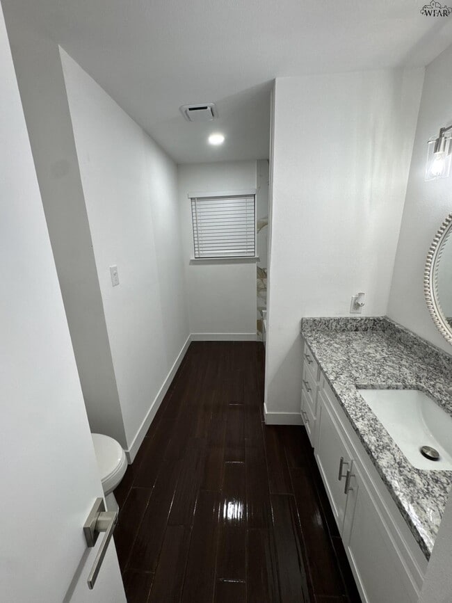 Building Photo - 4126 Lenore Dr